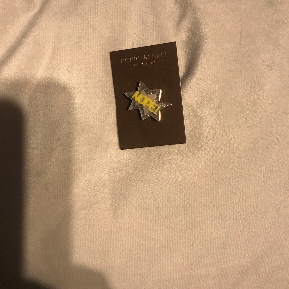 Henri Bendel charm/scarf pin